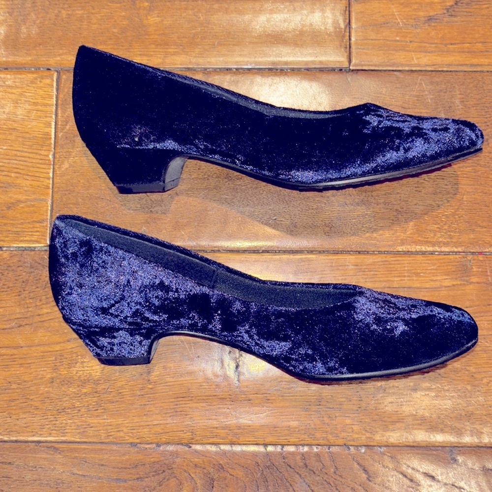 Soft Style Shoes - Picture 5 of 8